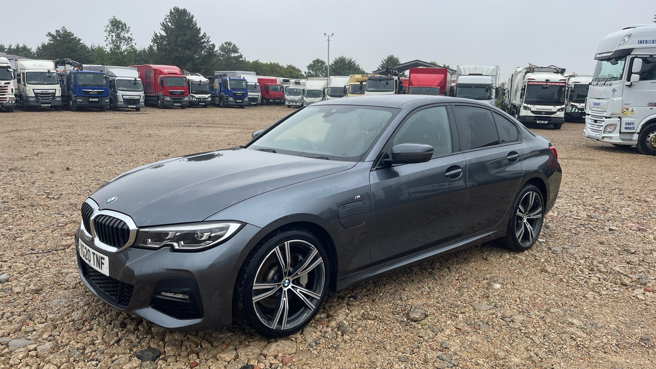 BMW 330e M - Sedans: foto 2 BMW 330e M - Sedans: foto 2
