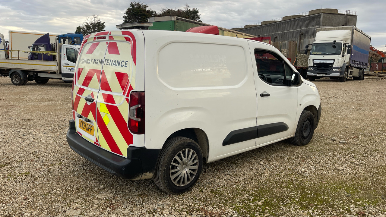 CITROEN BERLINGO 650 1.5 BLUEHDI 75PS - Mazs furgons: foto 4 CITROEN BERLINGO 650 1.5 BLUEHDI 75PS - Mazs furgons: foto 4