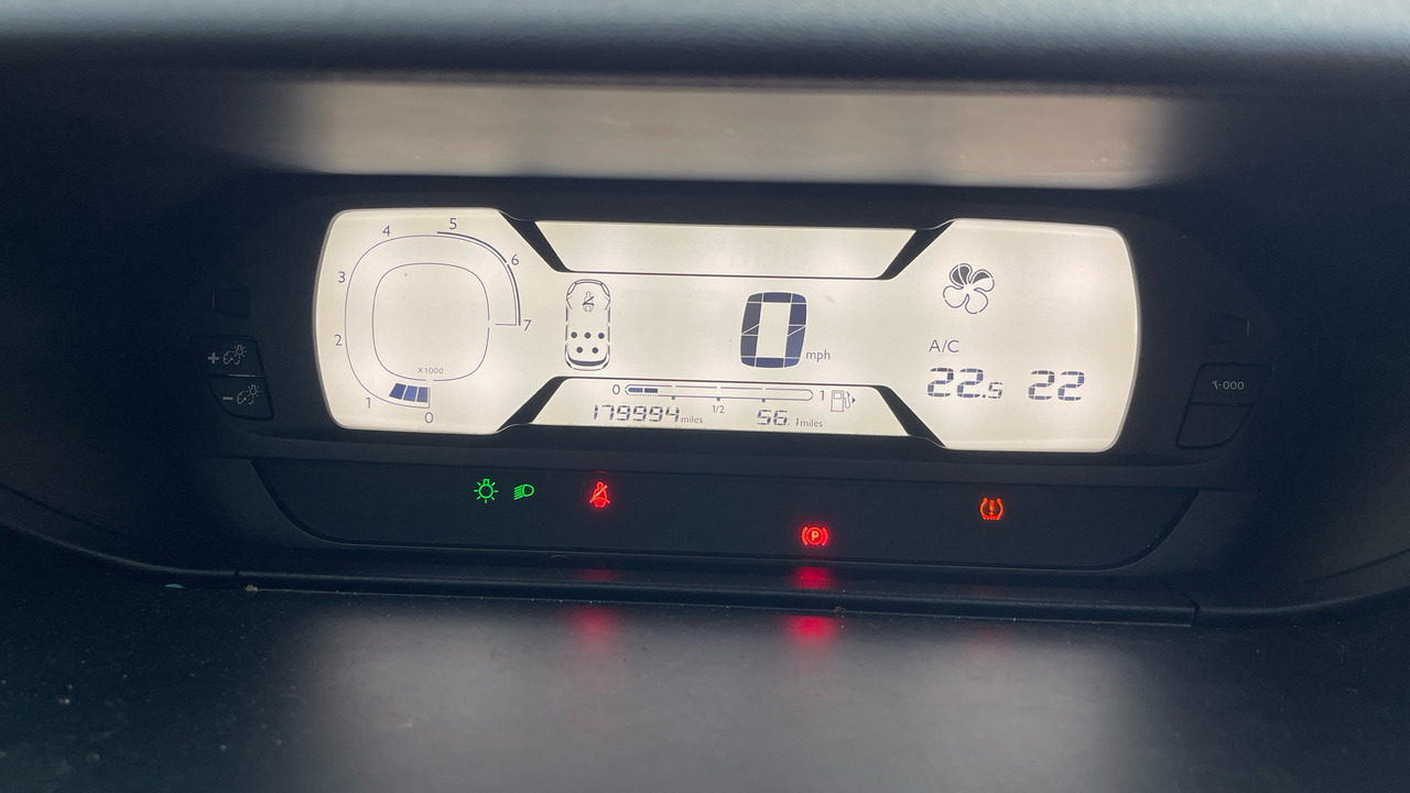 Vieglā automašīna CITROEN GRAND C4 PICASSO 1.6 BLUE HDI 100PS: foto 21 Vieglā automašīna CITROEN GRAND C4 PICASSO 1.6 BLUE HDI 100PS: foto 21