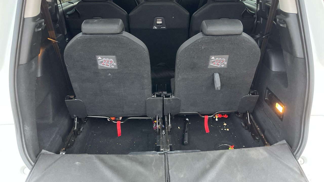 Vieglā automašīna CITROEN GRAND C4 PICASSO 1.6 BLUE HDI 100PS: foto 17 Vieglā automašīna CITROEN GRAND C4 PICASSO 1.6 BLUE HDI 100PS: foto 17