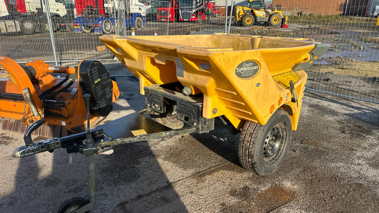 CRUISER TUBROCAST 1000 TOWABLE SALT SPREADER - Celtniecības maisītājs: foto 1 CRUISER TUBROCAST 1000 TOWABLE SALT SPREADER - Celtniecības maisītājs: foto 1