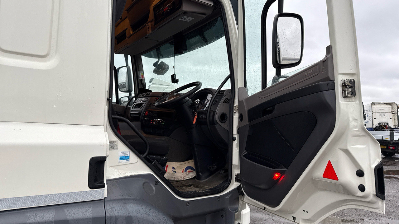 DAF CF 260 - Kravas automašīna ar tentu: foto 5 DAF CF 260 - Kravas automašīna ar tentu: foto 5