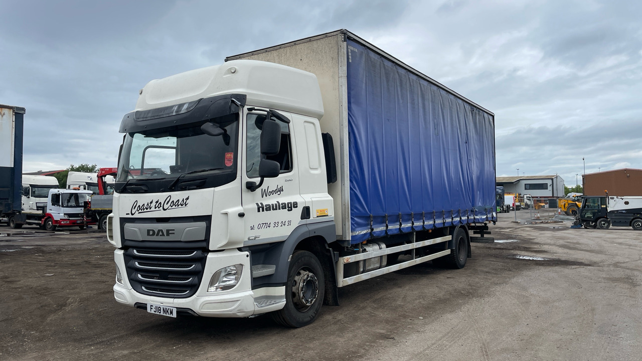DAF CF 260 - Kravas automašīna ar tentu: foto 2 DAF CF 260 - Kravas automašīna ar tentu: foto 2