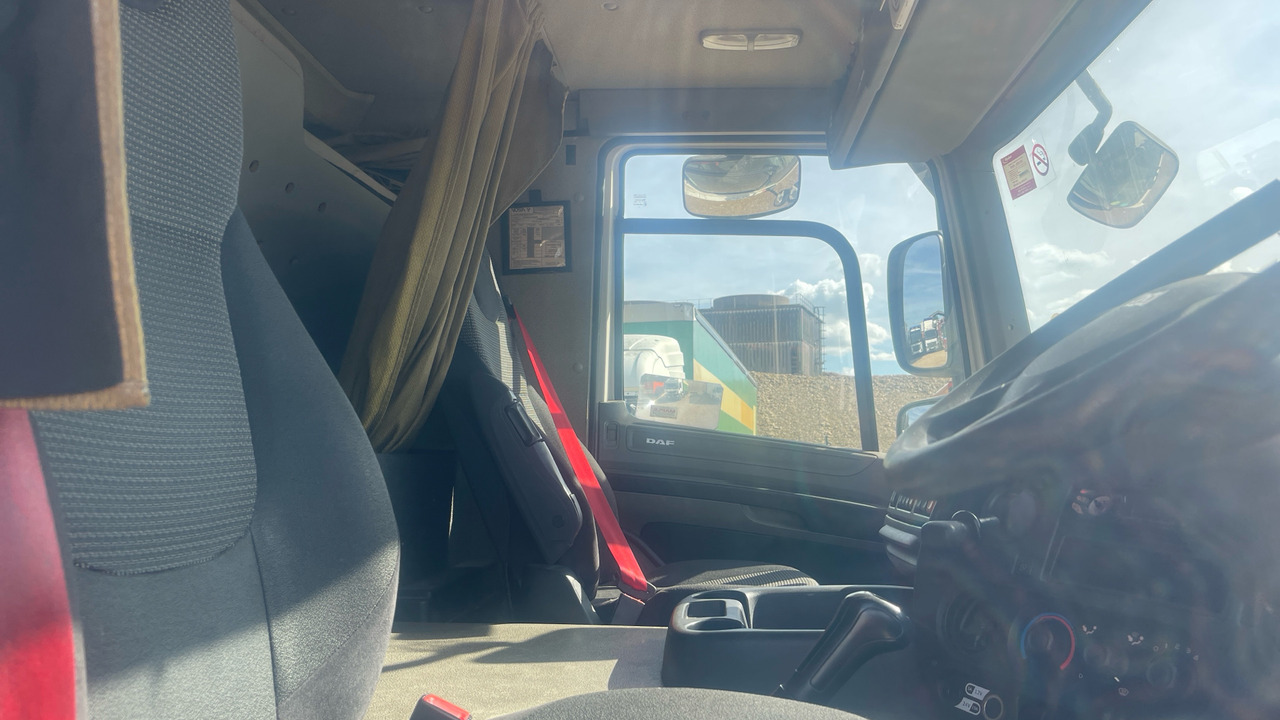 DAF CF 65.220 - Kravas automašīna ar slēgto virsbūvi: foto 5 DAF CF 65.220 - Kravas automašīna ar slēgto virsbūvi: foto 5