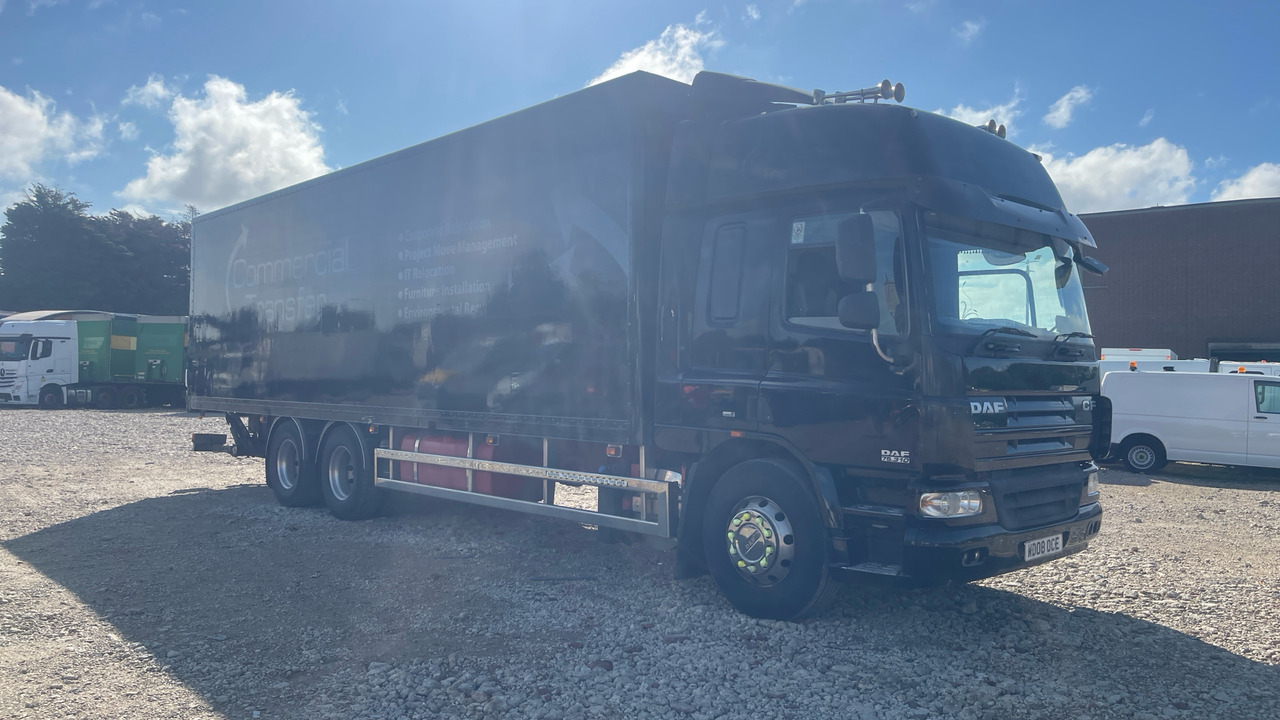 DAF CF 75.310 - Kravas automašīna ar slēgto virsbūvi: foto 1 DAF CF 75.310 - Kravas automašīna ar slēgto virsbūvi: foto 1