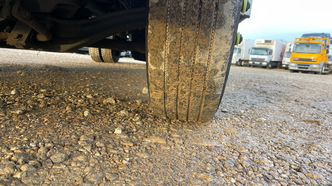 Bortu kravas automašīna/ Platforma DAF LF 180: foto 22