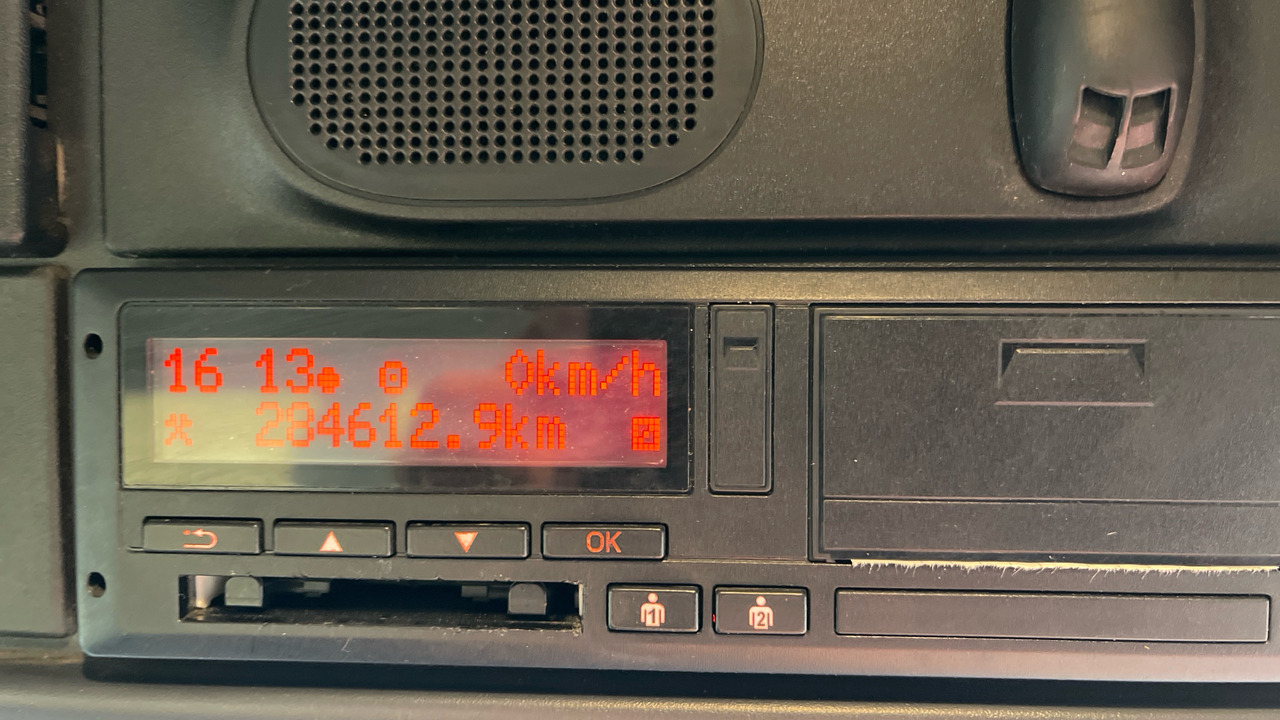 Bortu kravas automašīna/ Platforma DAF LF 180: foto 9