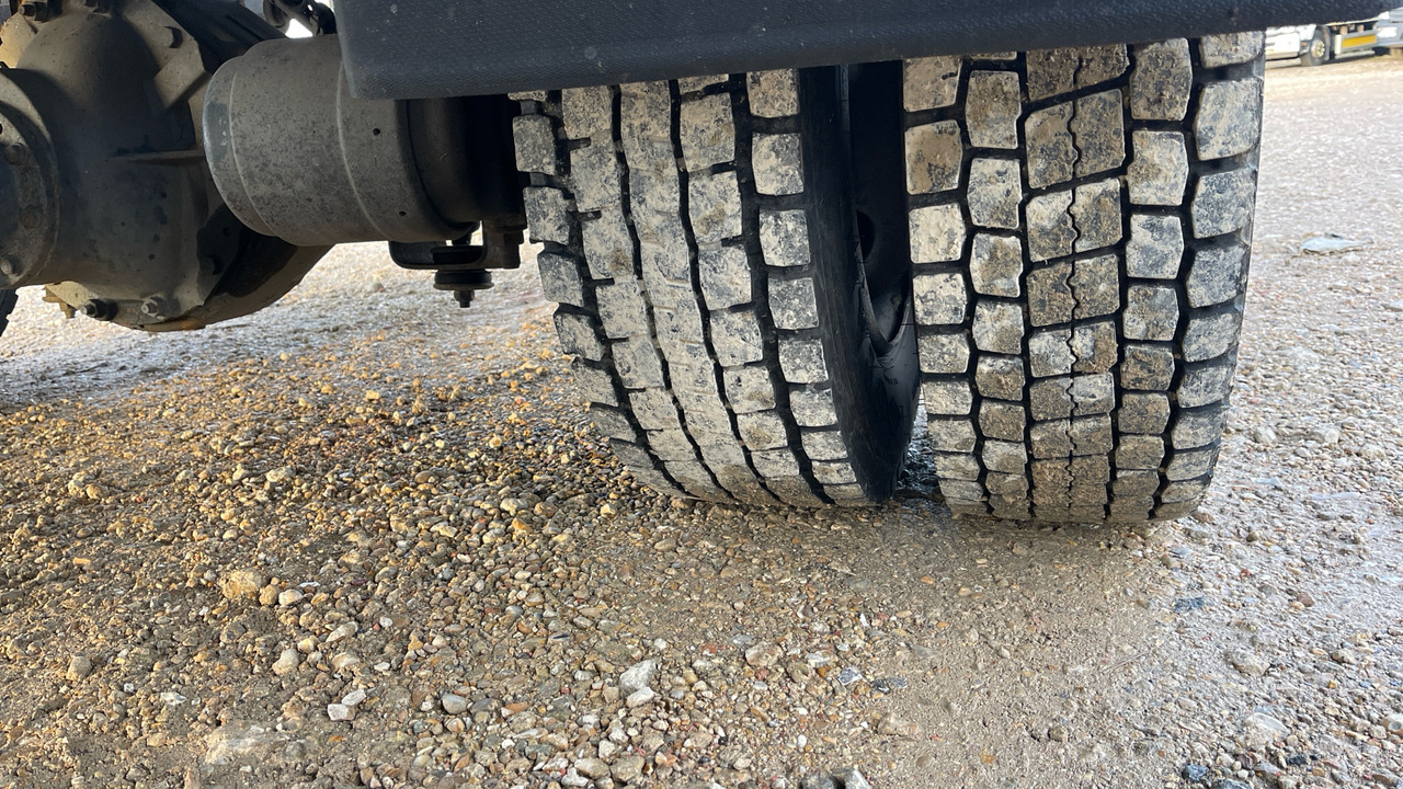 Bortu kravas automašīna/ Platforma DAF LF 180: foto 21