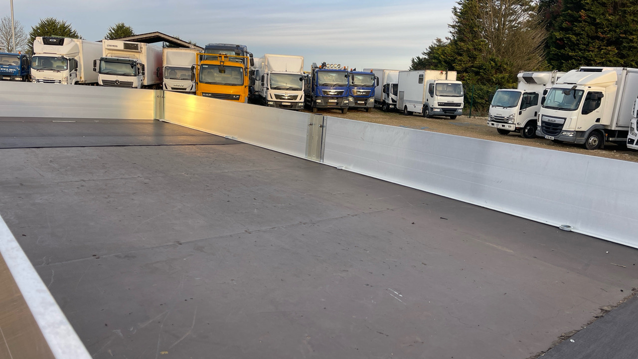 Bortu kravas automašīna/ Platforma DAF LF 180: foto 15