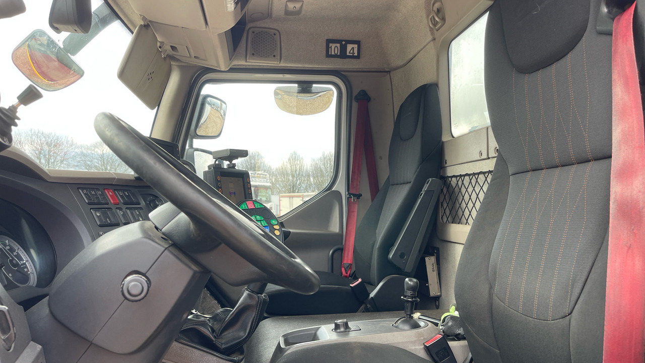 DAF LF 230 - Ielu tīrīšanas mašīna: foto 5 DAF LF 230 - Ielu tīrīšanas mašīna: foto 5