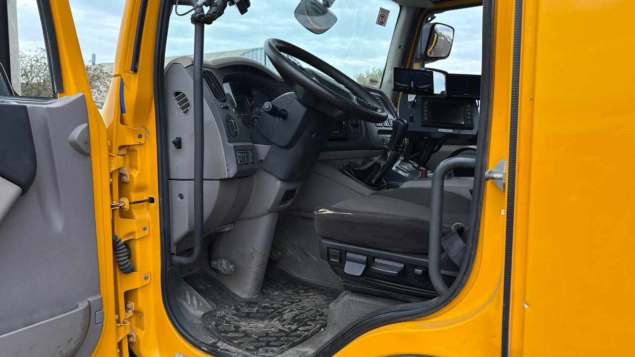 DAF LF 230 - Ielu tīrīšanas mašīna: foto 5 DAF LF 230 - Ielu tīrīšanas mašīna: foto 5