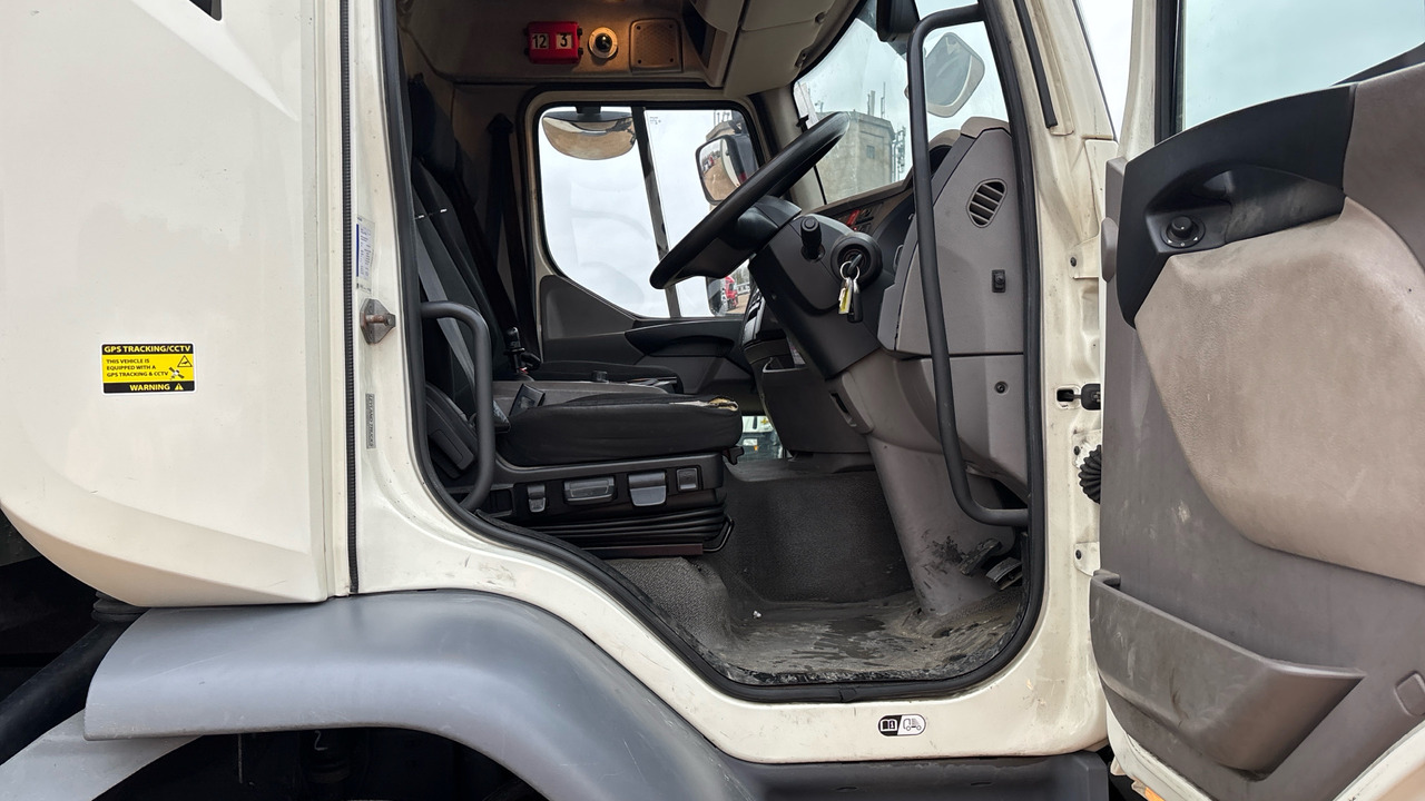 DAF LF 320 - Kravas automašīna ar slēgto virsbūvi: foto 5 DAF LF 320 - Kravas automašīna ar slēgto virsbūvi: foto 5