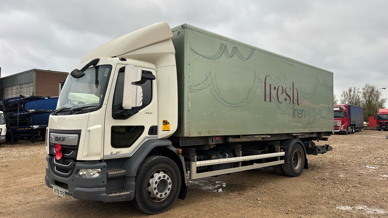DAF LF 320 - Kravas automašīna ar slēgto virsbūvi: foto 2 DAF LF 320 - Kravas automašīna ar slēgto virsbūvi: foto 2
