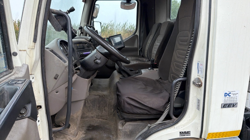 DAF LF 45.160 - Ielu tīrīšanas mašīna: foto 5 DAF LF 45.160 - Ielu tīrīšanas mašīna: foto 5