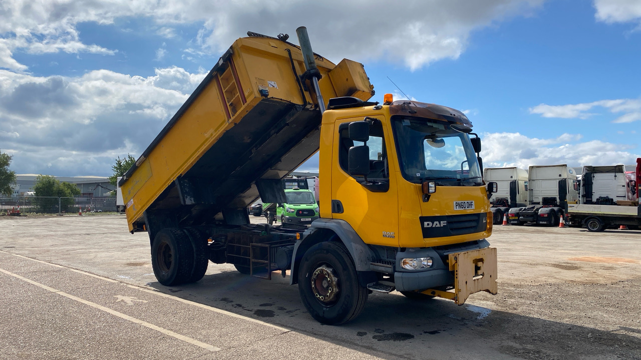 DAF LF 55.220 - Kravas automašīna pašizgāzējs: foto 1 DAF LF 55.220 - Kravas automašīna pašizgāzējs: foto 1