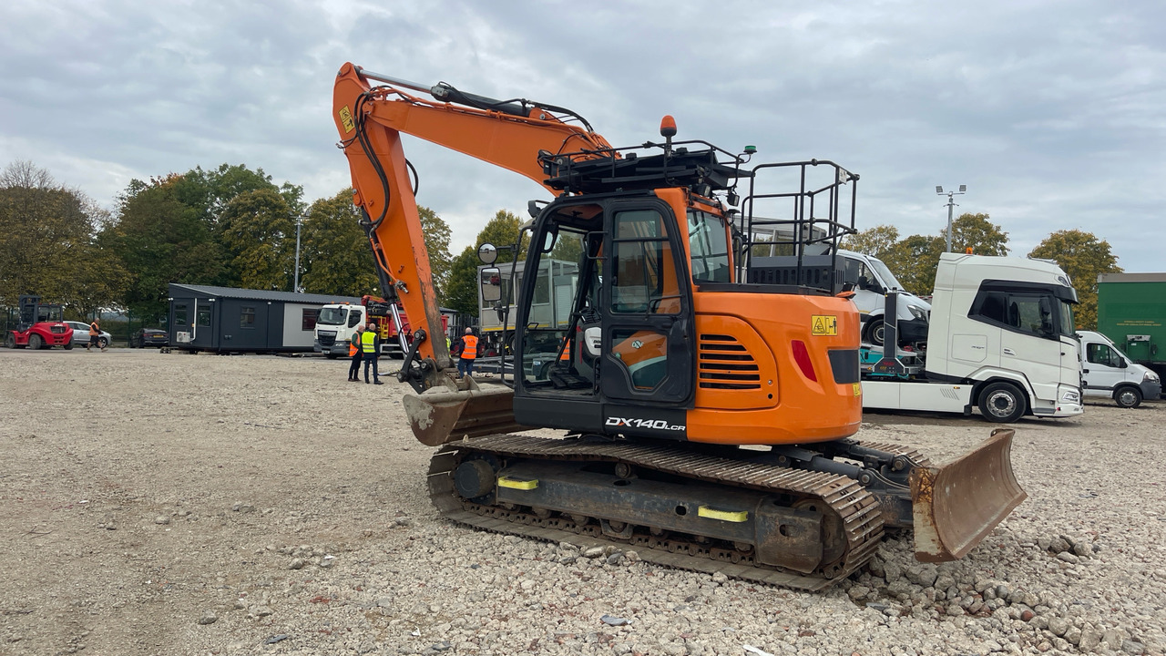 DOOSAN DX140LCR-5 - Kāpurķēžu ekskavators: foto 3 DOOSAN DX140LCR-5 - Kāpurķēžu ekskavators: foto 3