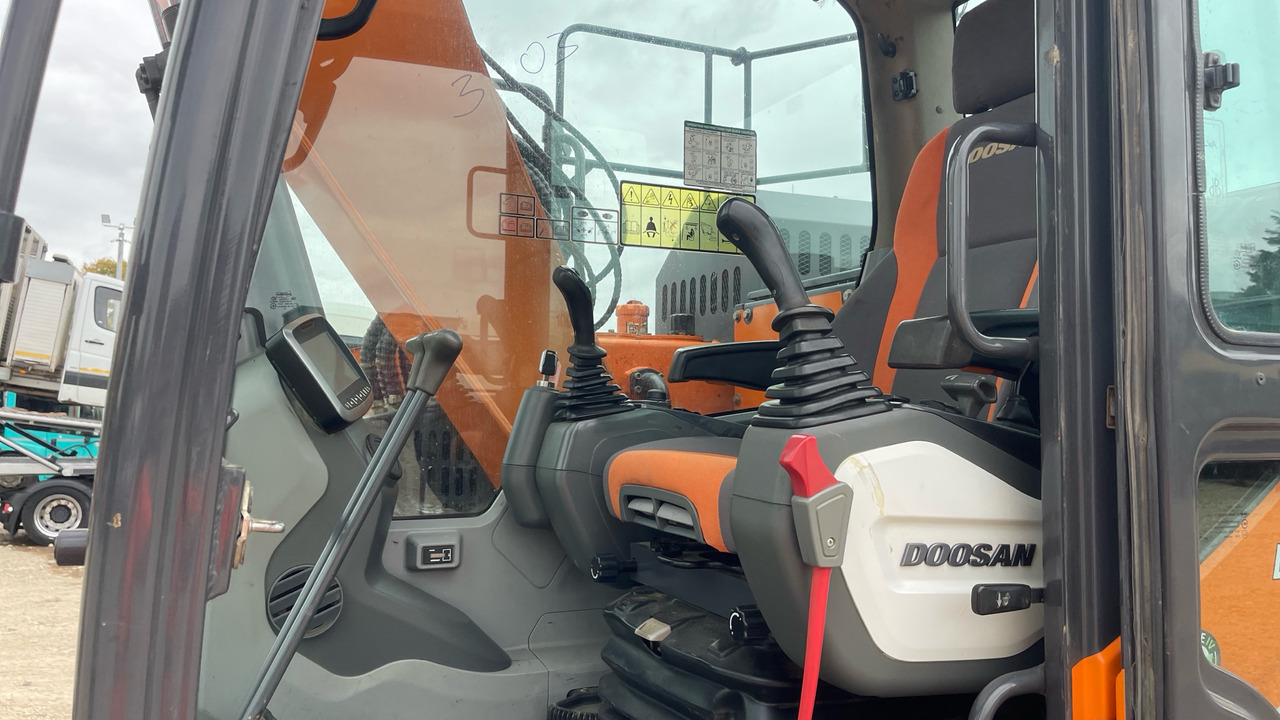 DOOSAN DX140LCR-5 - Kāpurķēžu ekskavators: foto 5 DOOSAN DX140LCR-5 - Kāpurķēžu ekskavators: foto 5