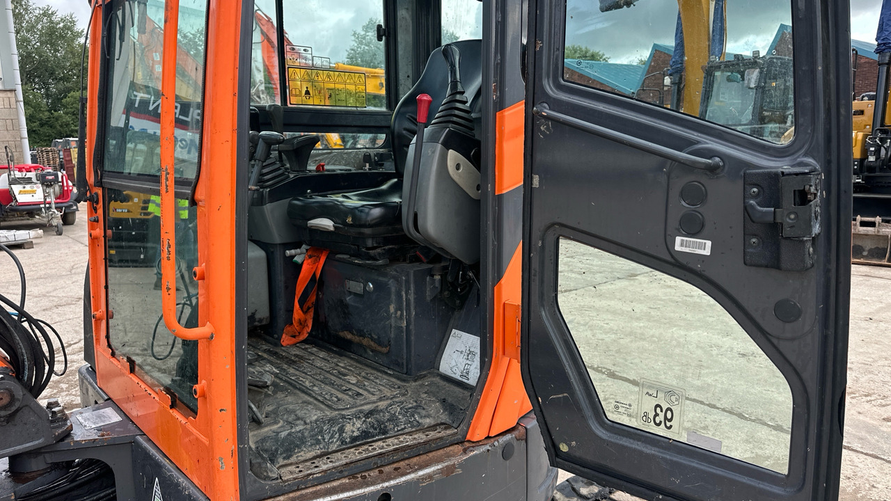DOOSAN DX27Z - Mini-ekskavators: foto 5 DOOSAN DX27Z - Mini-ekskavators: foto 5