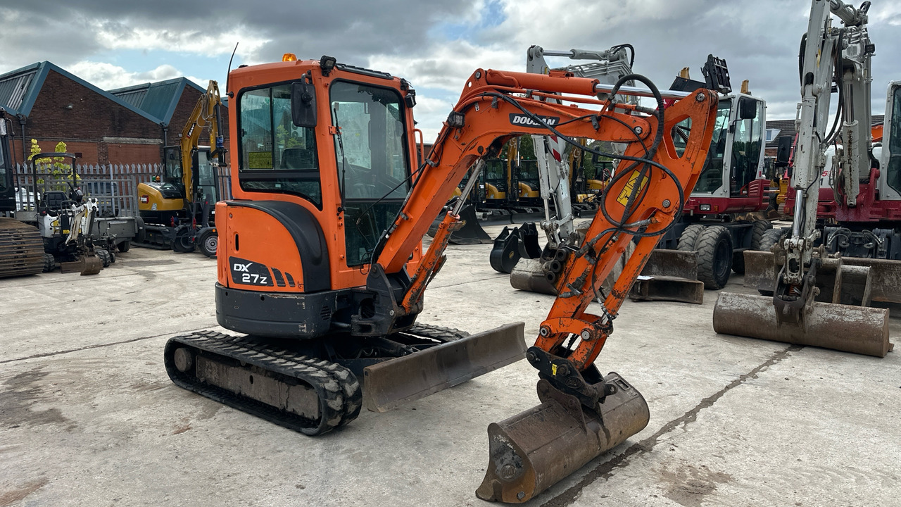 DOOSAN DX27Z - Mini-ekskavators: foto 1 DOOSAN DX27Z - Mini-ekskavators: foto 1