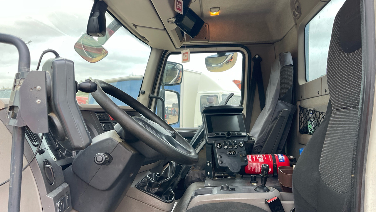 Daf LF 220 - Ielu tīrīšanas mašīna: foto 5 Daf LF 220 - Ielu tīrīšanas mašīna: foto 5