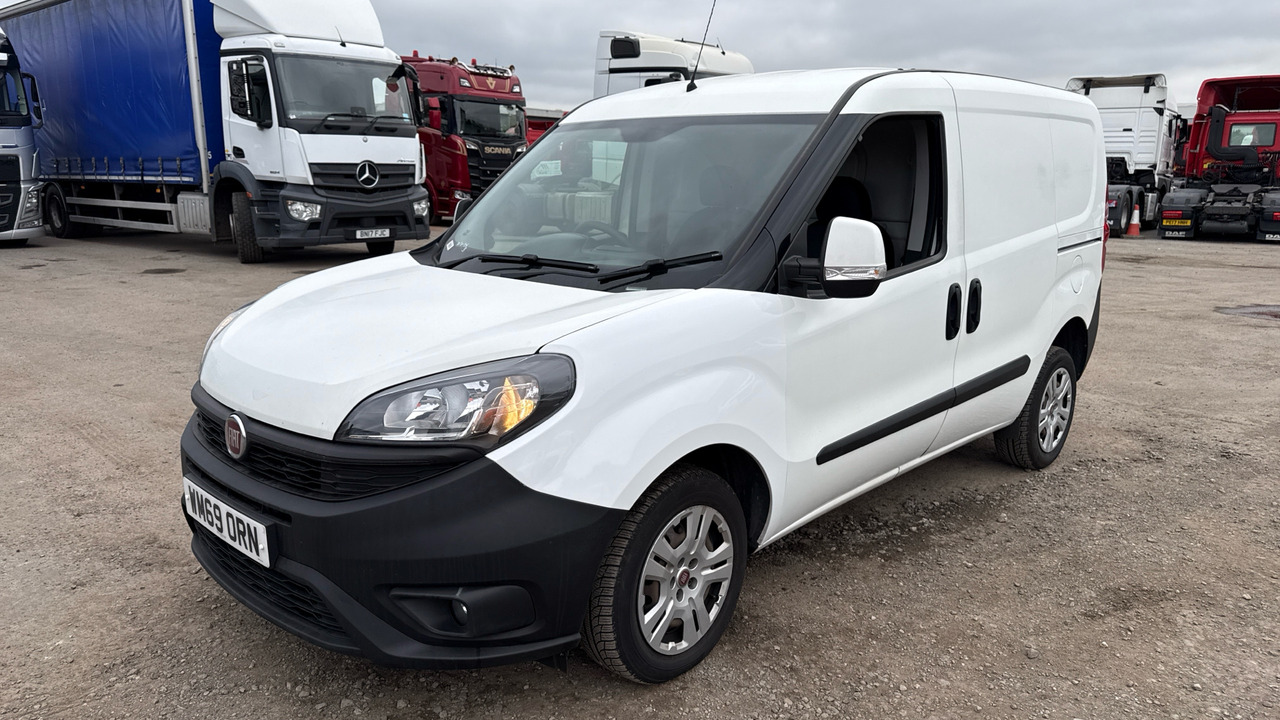FIAT DOBLO 1.3 Multijet 95 - Mazs furgons: foto 2 FIAT DOBLO 1.3 Multijet 95 - Mazs furgons: foto 2