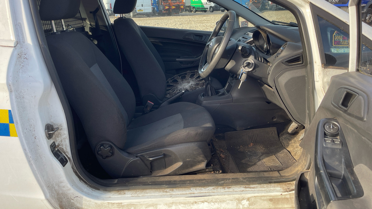 FORD FIESTA 1.5 TDCI - Vieglā automašīna: foto 5 FORD FIESTA 1.5 TDCI - Vieglā automašīna: foto 5