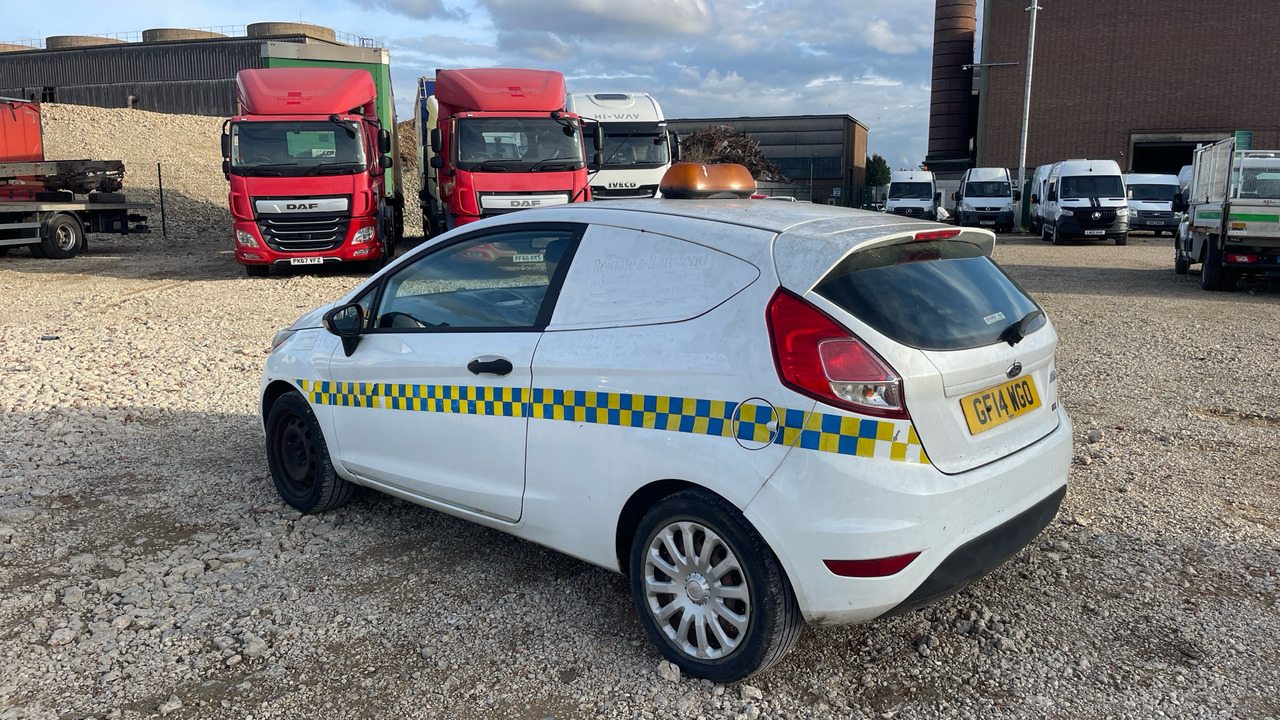 FORD FIESTA 1.5 TDCI - Vieglā automašīna: foto 3 FORD FIESTA 1.5 TDCI - Vieglā automašīna: foto 3