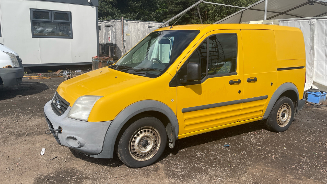 FORD TRANSIT CONNECT T200 1.8 TDCi 75ps - Mazs furgons: foto 2 FORD TRANSIT CONNECT T200 1.8 TDCi 75ps - Mazs furgons: foto 2