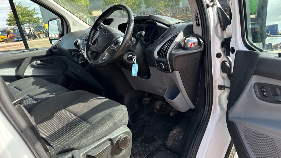 FORD TRANSIT CUSTOM 340 2.0 TDCI 130PS - Mazs furgons: foto 5 FORD TRANSIT CUSTOM 340 2.0 TDCI 130PS - Mazs furgons: foto 5