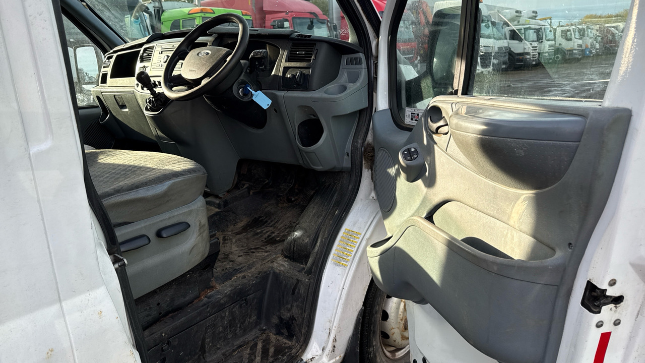FORD TRANSIT T350 TDCi 100ps - Komercauto pašizgāzējs: foto 5 FORD TRANSIT T350 TDCi 100ps - Komercauto pašizgāzējs: foto 5