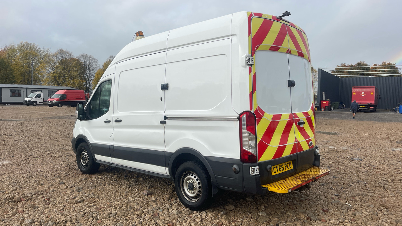 Ford Transit 350 2.2 TDCI 150PS - Kravas mikroautobuss: foto 3 Ford Transit 350 2.2 TDCI 150PS - Kravas mikroautobuss: foto 3