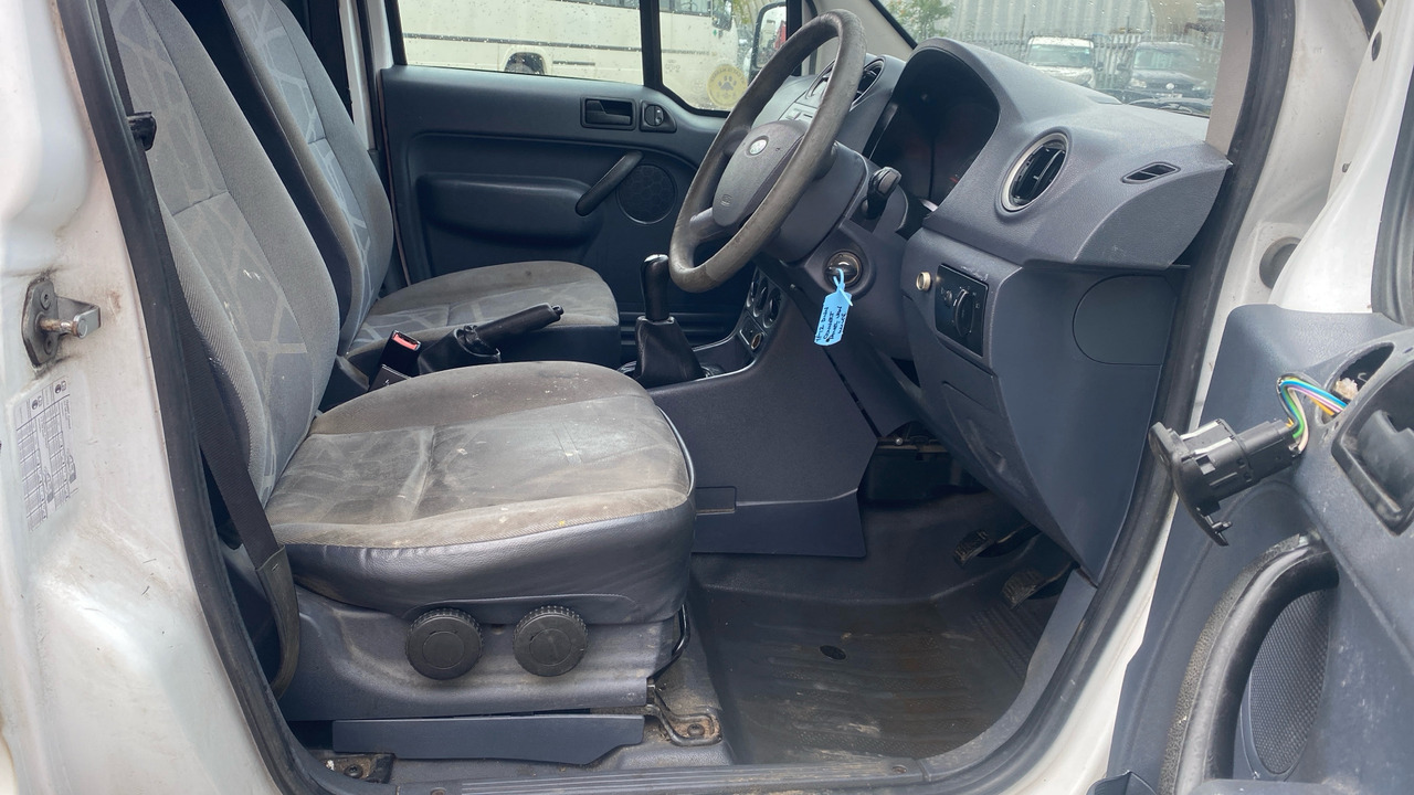Ford Transit Connect 230 TDCi 90PS - Mazs furgons: foto 5 Ford Transit Connect 230 TDCi 90PS - Mazs furgons: foto 5