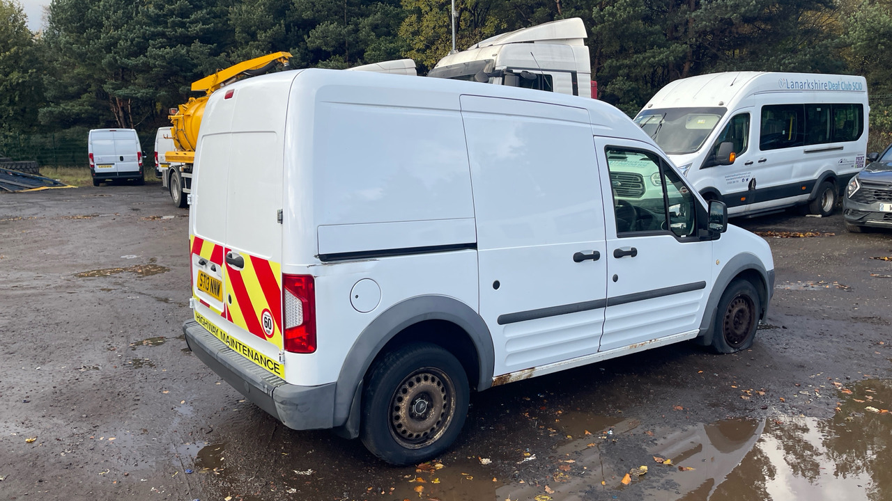 Ford Transit Connect T230 1.8 TDCi 90PS - Mazs furgons: foto 4 Ford Transit Connect T230 1.8 TDCi 90PS - Mazs furgons: foto 4