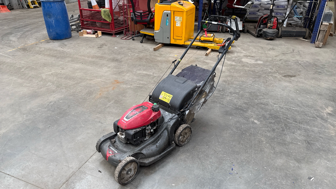 HONDA HRX537 C5HYE - Zāles pļāvējs: foto 1 HONDA HRX537 C5HYE - Zāles pļāvējs: foto 1