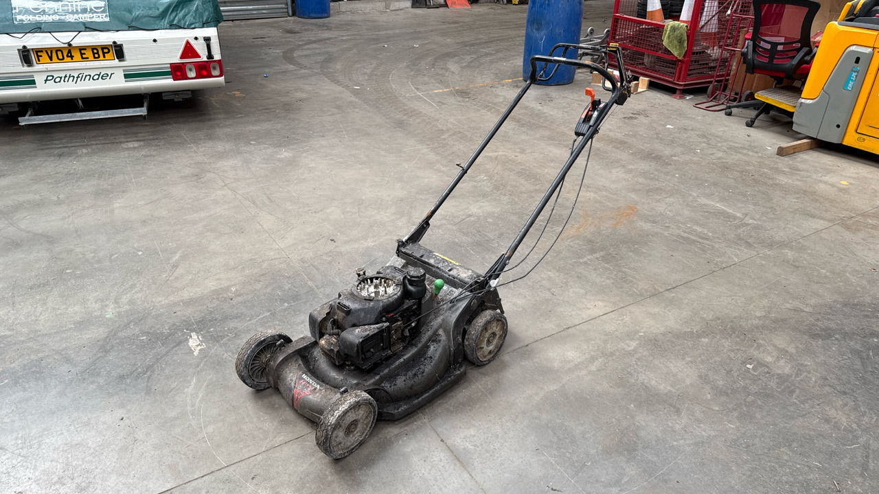 HONDA HRX537 C5HYE - Zāles pļāvējs: foto 4 HONDA HRX537 C5HYE - Zāles pļāvējs: foto 4