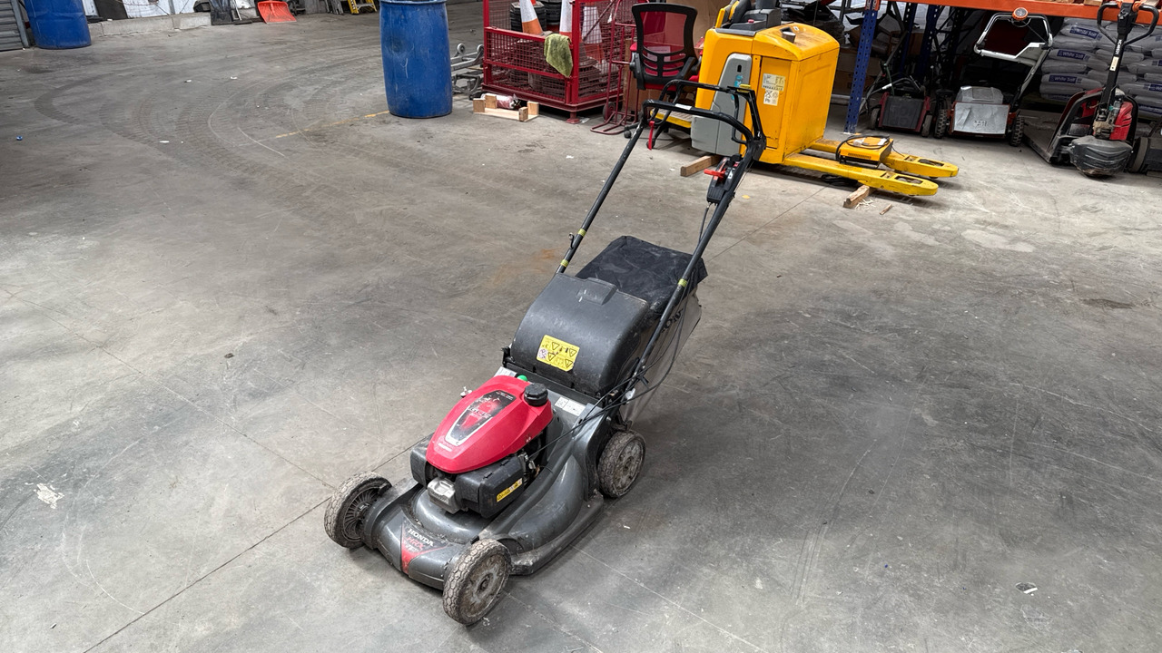 HONDA HRX537 C6HYEA - Zāles pļāvējs: foto 3 HONDA HRX537 C6HYEA - Zāles pļāvējs: foto 3