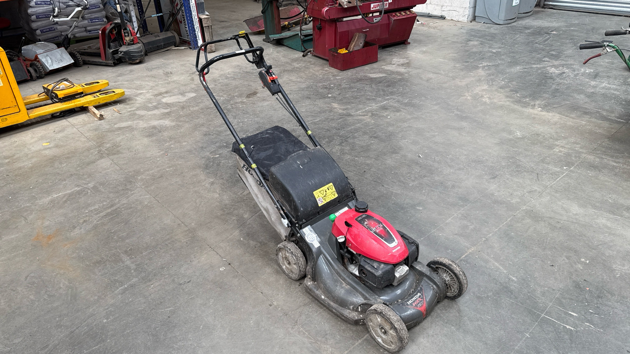 HONDA HRX537 C6HYEA - Zāles pļāvējs: foto 4 HONDA HRX537 C6HYEA - Zāles pļāvējs: foto 4