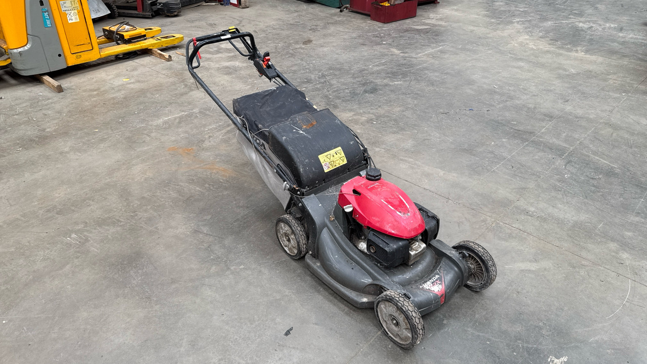 HONDA HRX537 C6HYEA - Zāles pļāvējs: foto 3 HONDA HRX537 C6HYEA - Zāles pļāvējs: foto 3