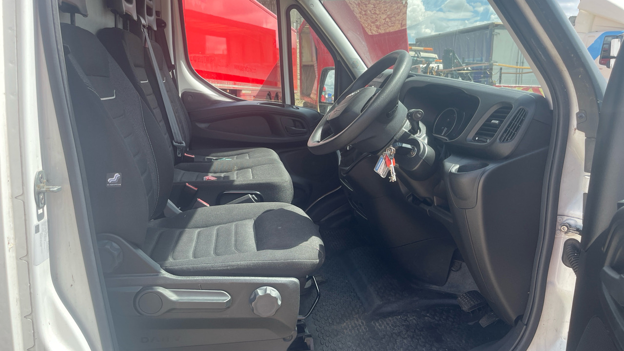 IVECO DAILY 35-140 2.3 3520 WB - Kravas mikroautobuss: foto 5 IVECO DAILY 35-140 2.3 3520 WB - Kravas mikroautobuss: foto 5