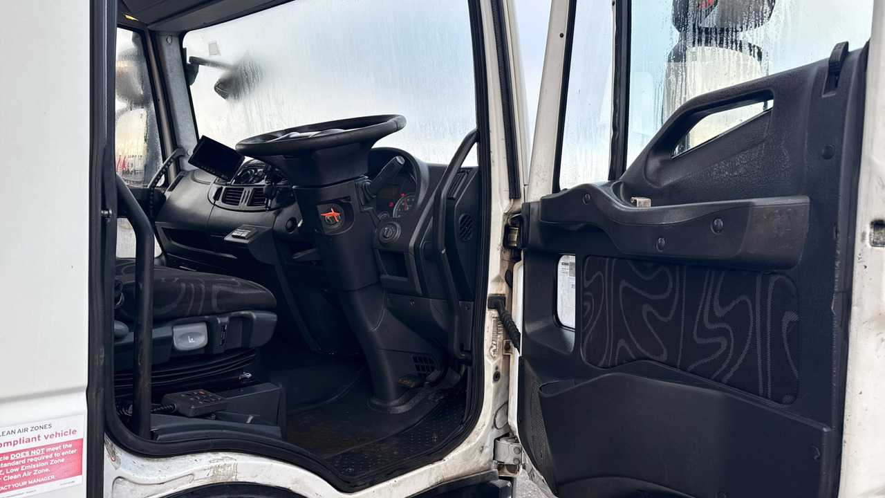 IVECO EUROCARGO 140E18 - Kravas automašīna ar slēgto virsbūvi: foto 5 IVECO EUROCARGO 140E18 - Kravas automašīna ar slēgto virsbūvi: foto 5