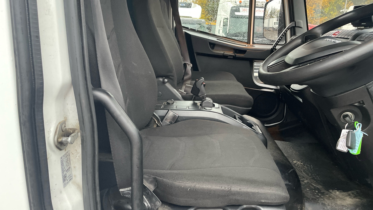 IVECO EUROCARGO 180-250 - Kravas automašīna ar tentu: foto 5 IVECO EUROCARGO 180-250 - Kravas automašīna ar tentu: foto 5