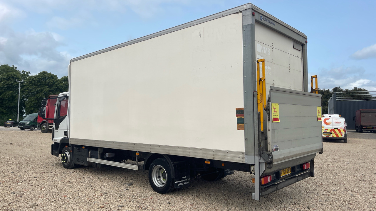 Iveco Eurocargo 75-160 - Kravas automašīna ar slēgto virsbūvi: foto 3 Iveco Eurocargo 75-160 - Kravas automašīna ar slēgto virsbūvi: foto 3