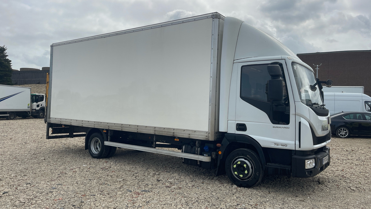 Iveco Eurocargo 75-160 - Kravas automašīna ar slēgto virsbūvi: foto 1 Iveco Eurocargo 75-160 - Kravas automašīna ar slēgto virsbūvi: foto 1