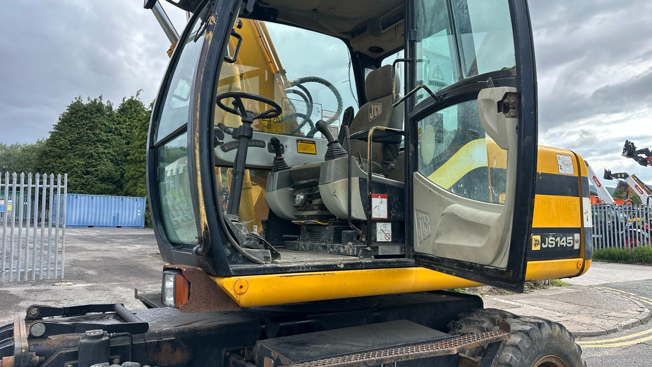 JCB - Riteņu ekskavators: foto 5 JCB - Riteņu ekskavators: foto 5