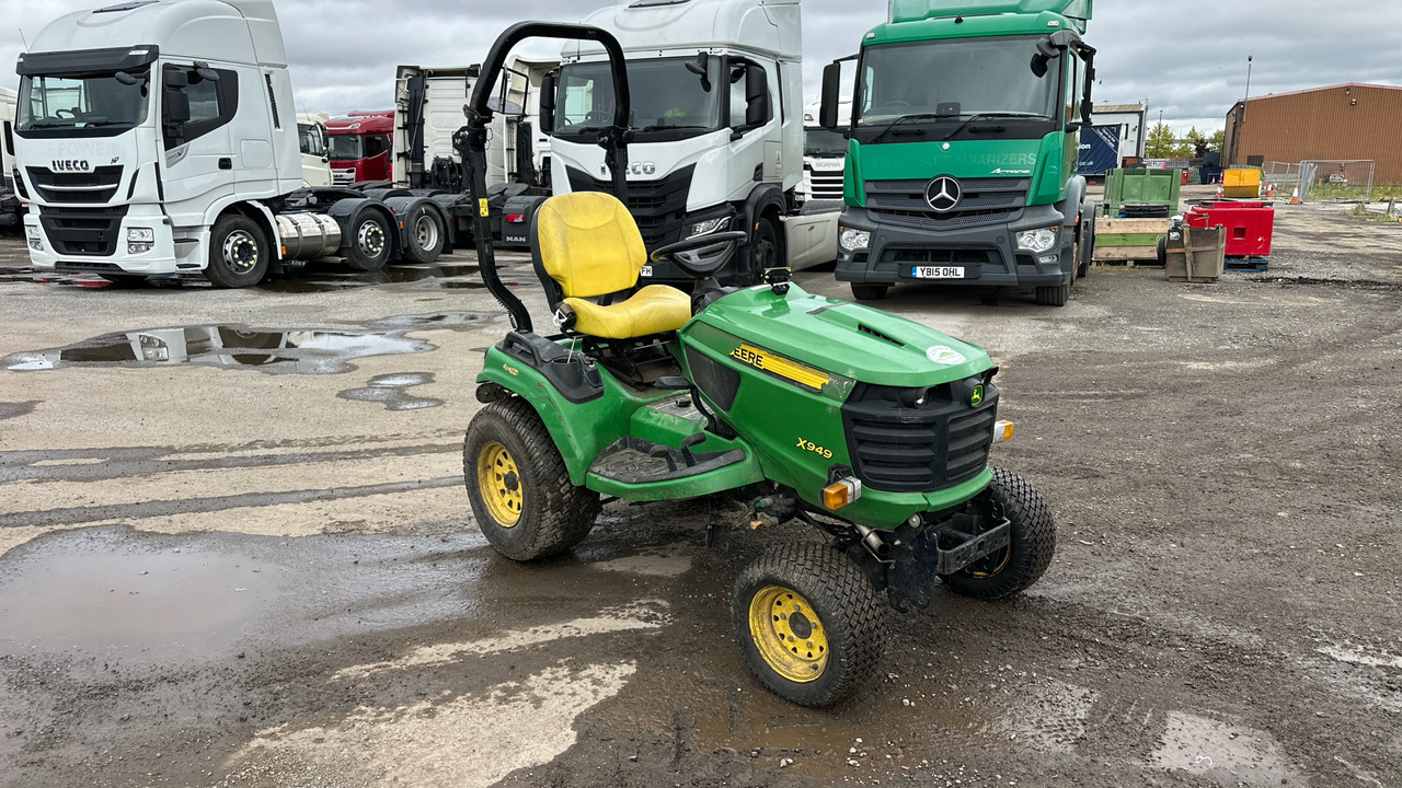 JOHN DEERE X949 - Traktors: foto 1 JOHN DEERE X949 - Traktors: foto 1