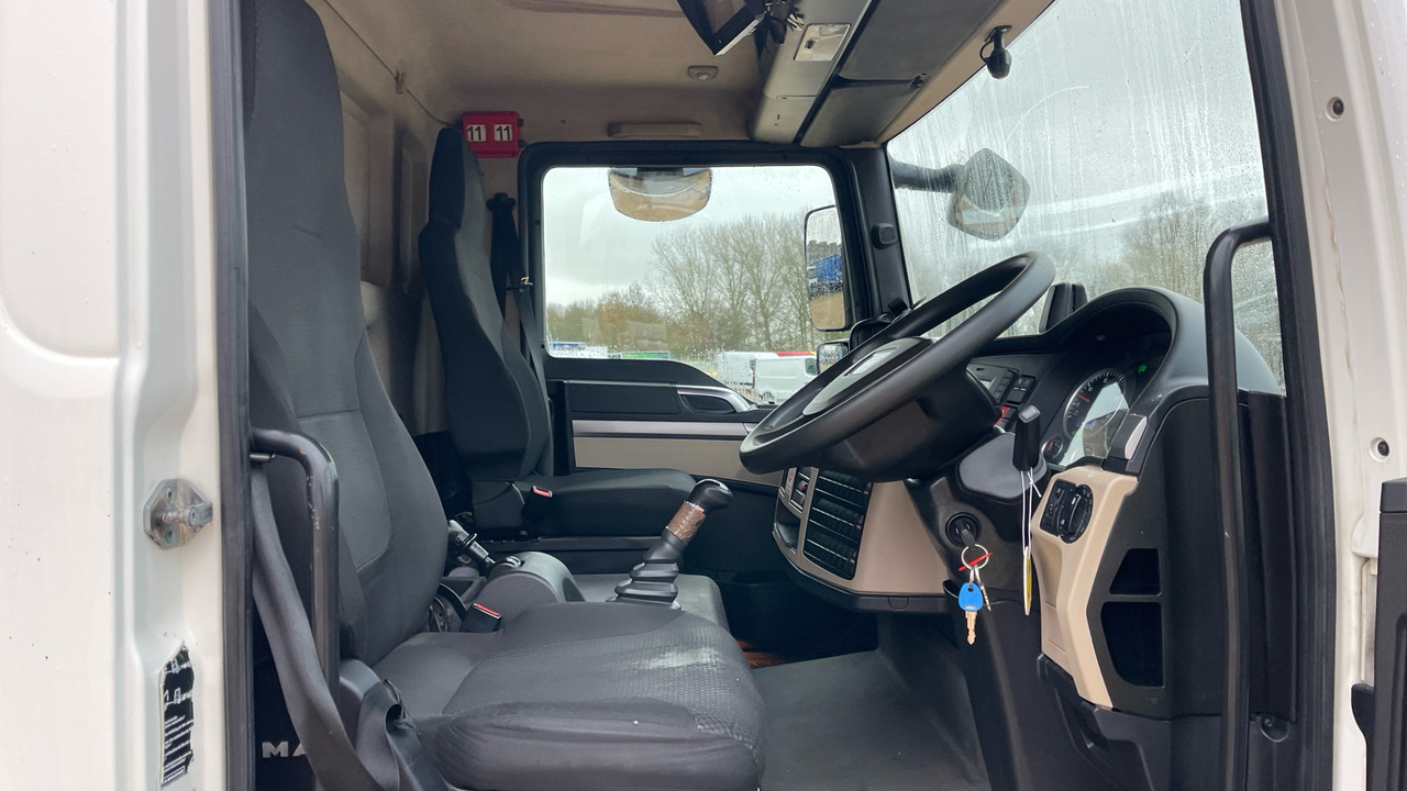 MAN TGL 12.190 - Kravas automašīna ar slēgto virsbūvi: foto 5 MAN TGL 12.190 - Kravas automašīna ar slēgto virsbūvi: foto 5
