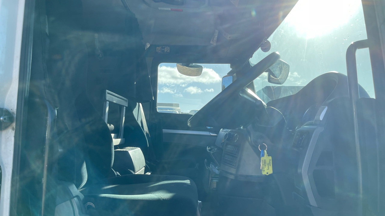 MAN TGX 18.400 - Kravas automašīna ar tentu: foto 5 MAN TGX 18.400 - Kravas automašīna ar tentu: foto 5