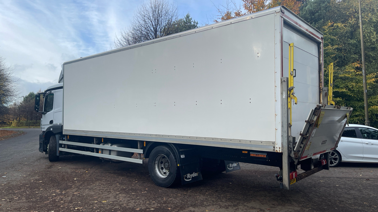 MERCEDES-BENZ ACTROS 1824 - Kravas automašīna ar slēgto virsbūvi: foto 3 MERCEDES-BENZ ACTROS 1824 - Kravas automašīna ar slēgto virsbūvi: foto 3
