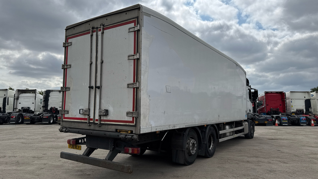 MERCEDES-BENZ ACTROS 2533 - Kravas automašīna refrižerators: foto 4 MERCEDES-BENZ ACTROS 2533 - Kravas automašīna refrižerators: foto 4