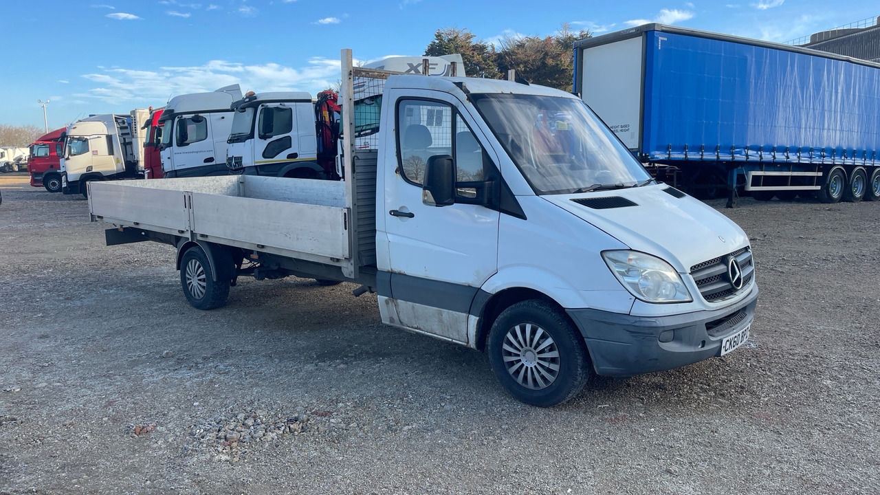 MERCEDES-BENZ SPRINTER 313 CDI - Automašīna ar kravas platformu: foto 1 MERCEDES-BENZ SPRINTER 313 CDI - Automašīna ar kravas platformu: foto 1